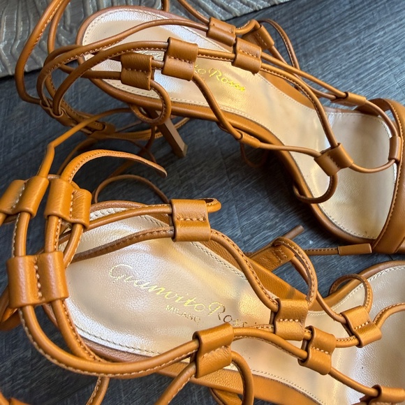 Gianvito Rossi lace-up heels - Picture 3 of 6